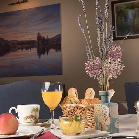 Chateau De L'hoste 3*