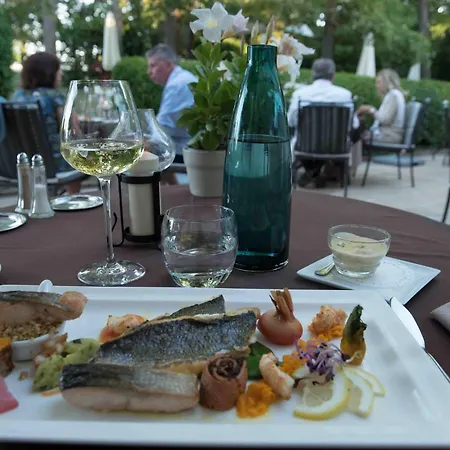 Chateau De L'hoste Hotel