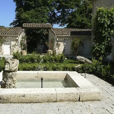 Chateau De L'hoste 3*