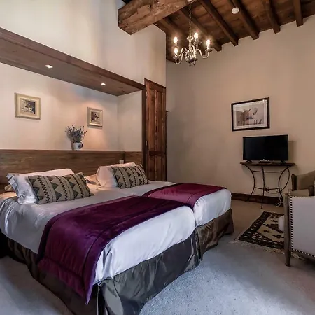 Chateau De L'hoste 3*