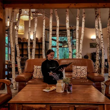 Chateau De L'hoste 3* Saint-Beauzeil