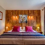 Chateau De L'hoste 3*