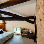 Chateau De L'hoste