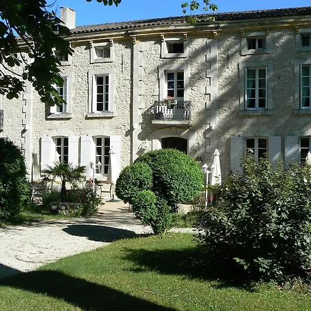 Hotel Château De L'hoste 3*