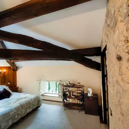 Chateau De L'hoste