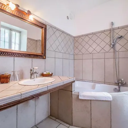 Hotel Château De L'hoste Saint-Beauzeil