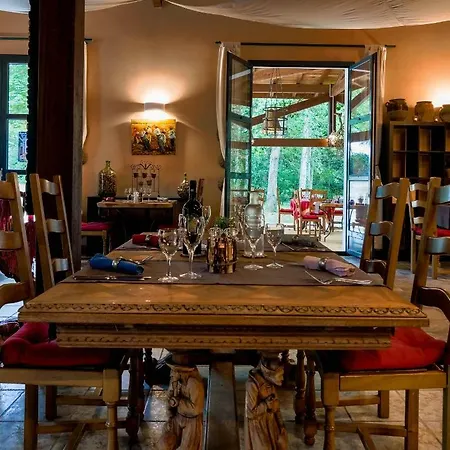 Château De L'hoste 3*