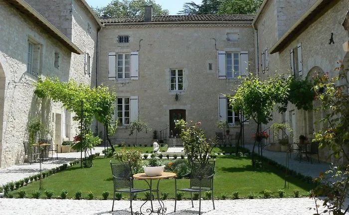 Chateau De L'hoste
