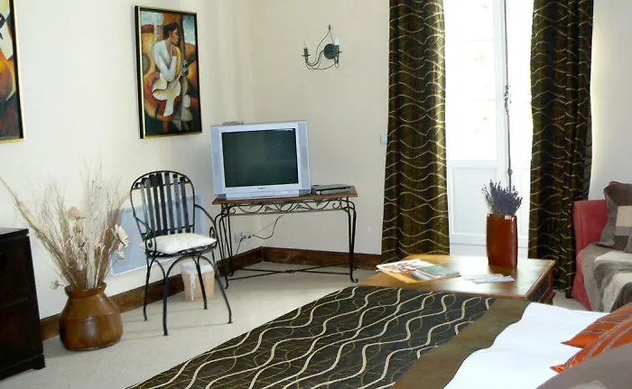 Hotel Chateau De L'hoste 3*