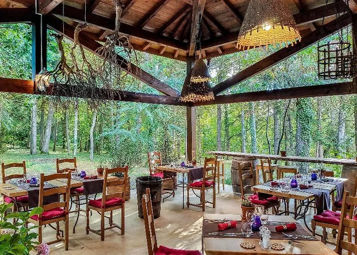 Chateau De L'hoste Hotel Saint-Beauzeil