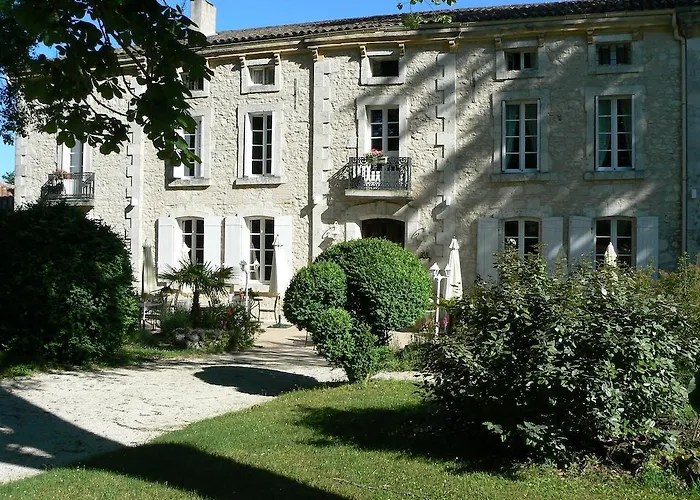 Hotel Chateau De L'hoste 3*