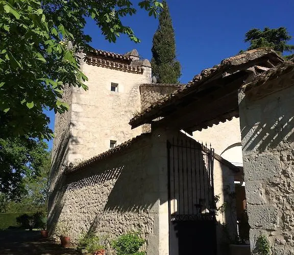 Chateau De L'hoste 3* 圣博泽伊