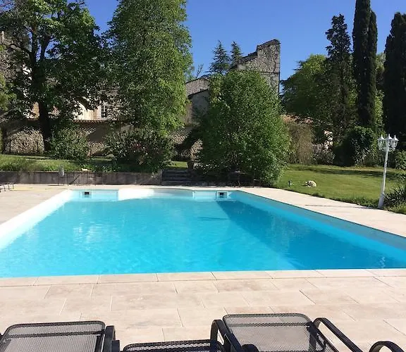 Chateau De L'hoste 圣博泽伊