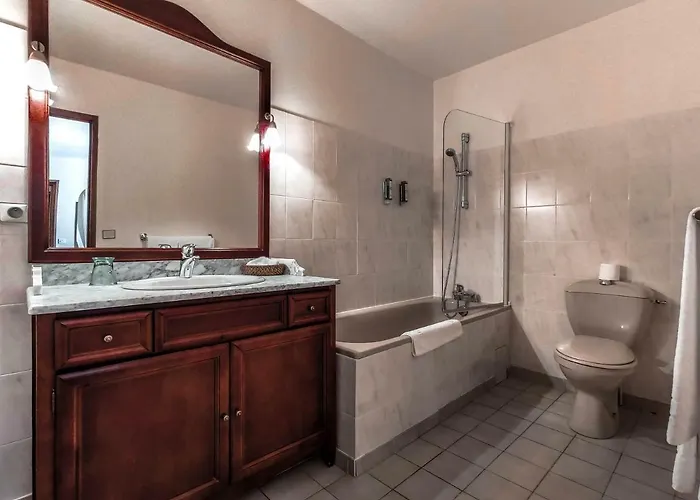 Chateau De L'hoste Hotel Saint-Beauzeil