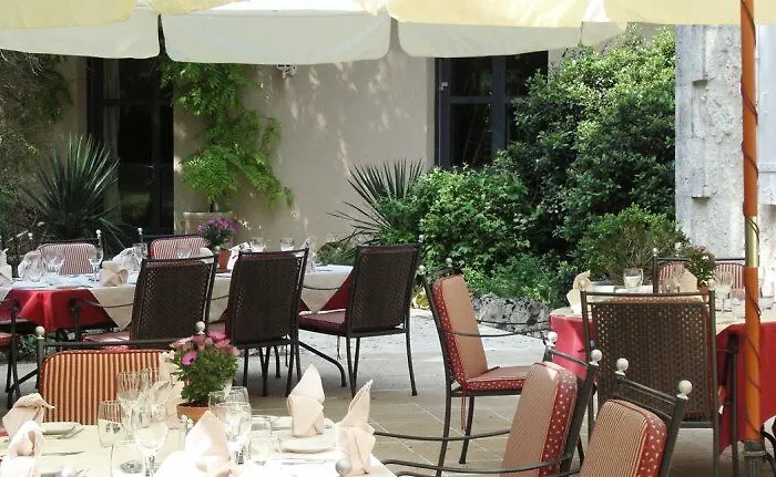 Hotel Chateau De L'hoste 3*