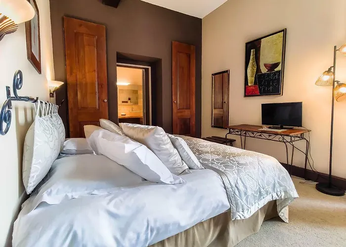 Chateau De L'hoste Hotel